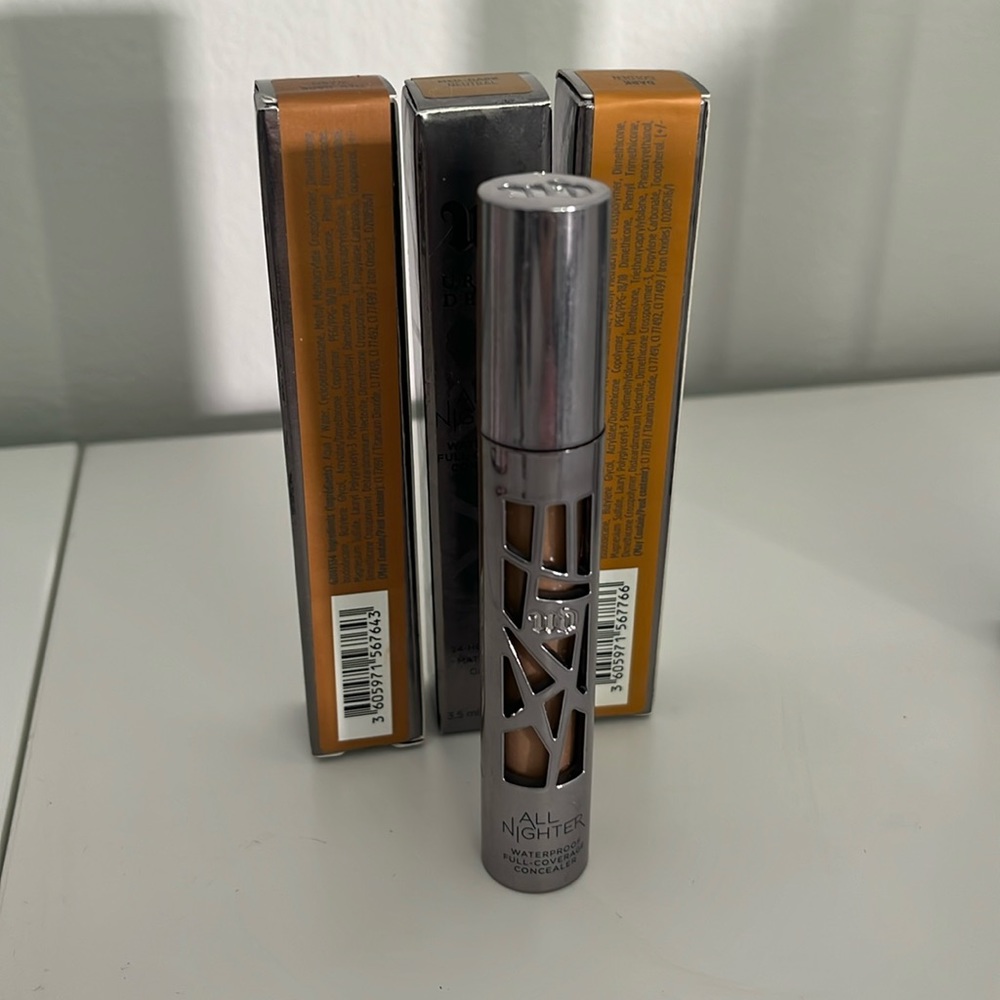 (4) Urban Decay (Dark) All-Nighter Waterproof Concealer